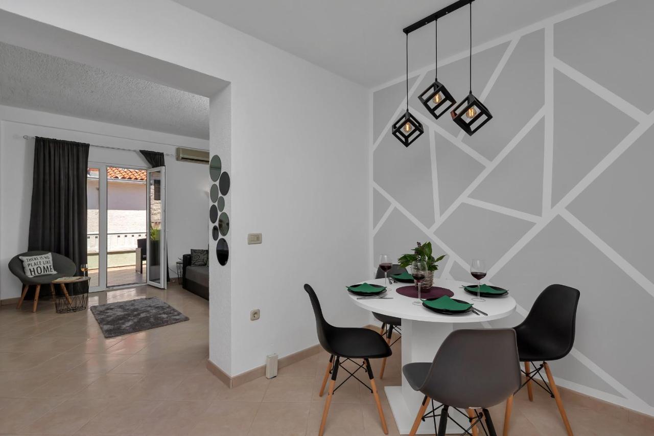 Apartmani Luna Baška Voda Esterno foto