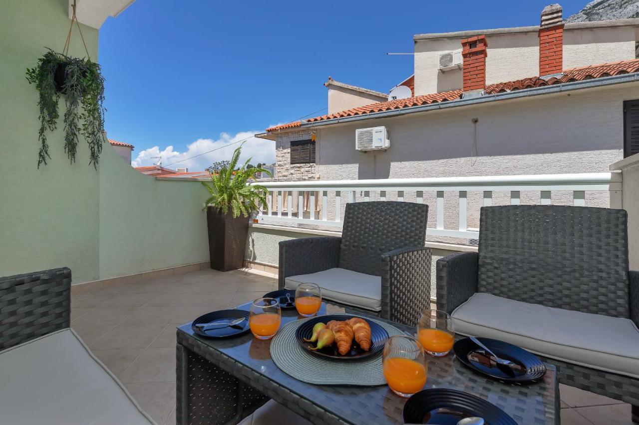Apartmani Luna Baška Voda Esterno foto