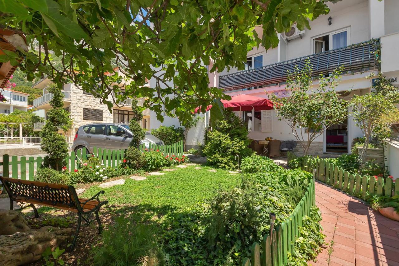 Apartmani Luna Baška Voda Esterno foto
