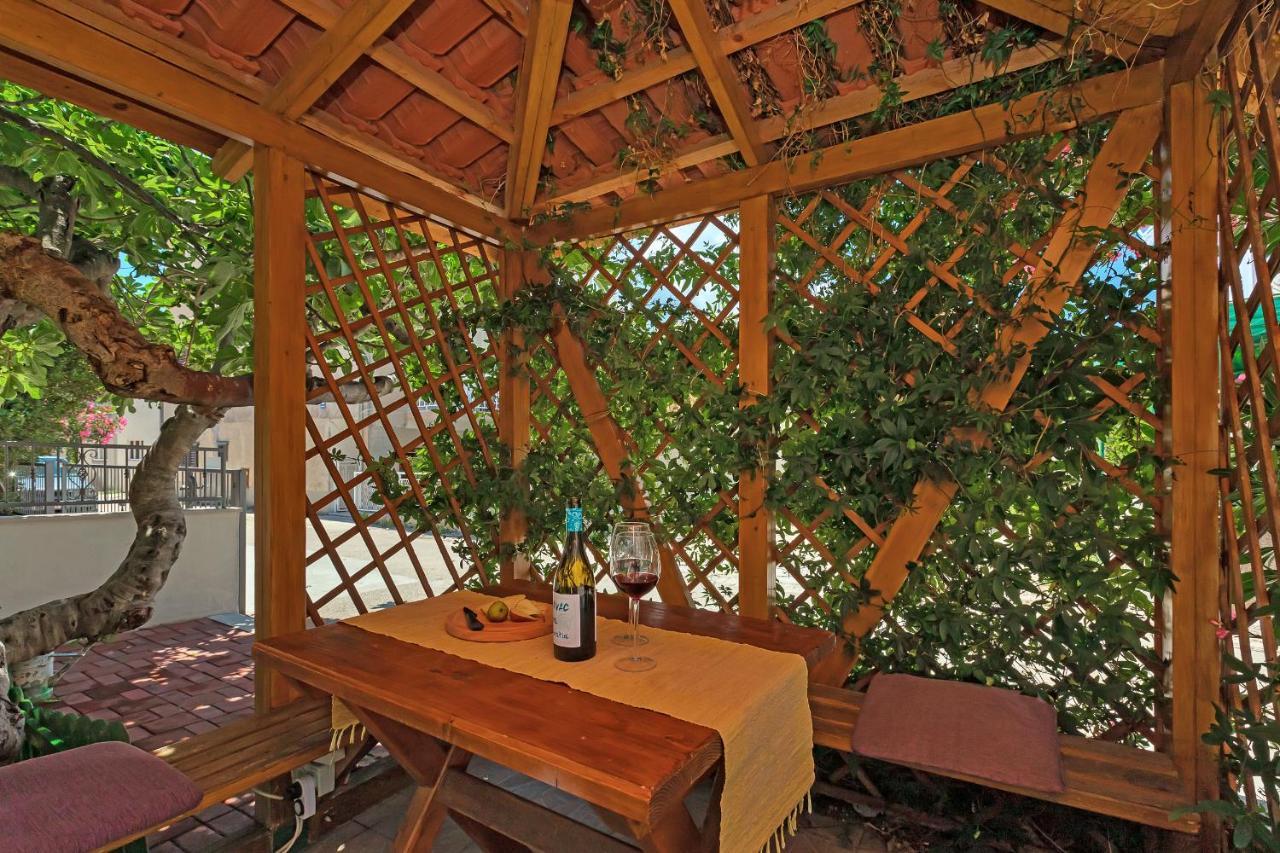 Apartmani Luna Baška Voda Esterno foto