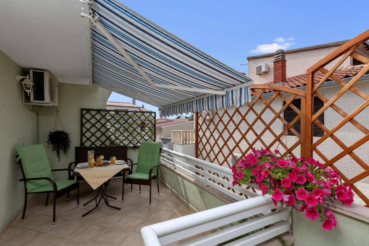 Apartmani Luna Baška Voda Esterno foto