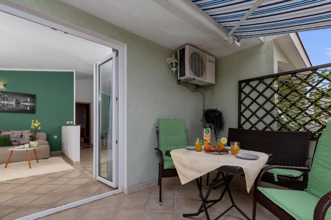 Apartmani Luna Baška Voda Esterno foto